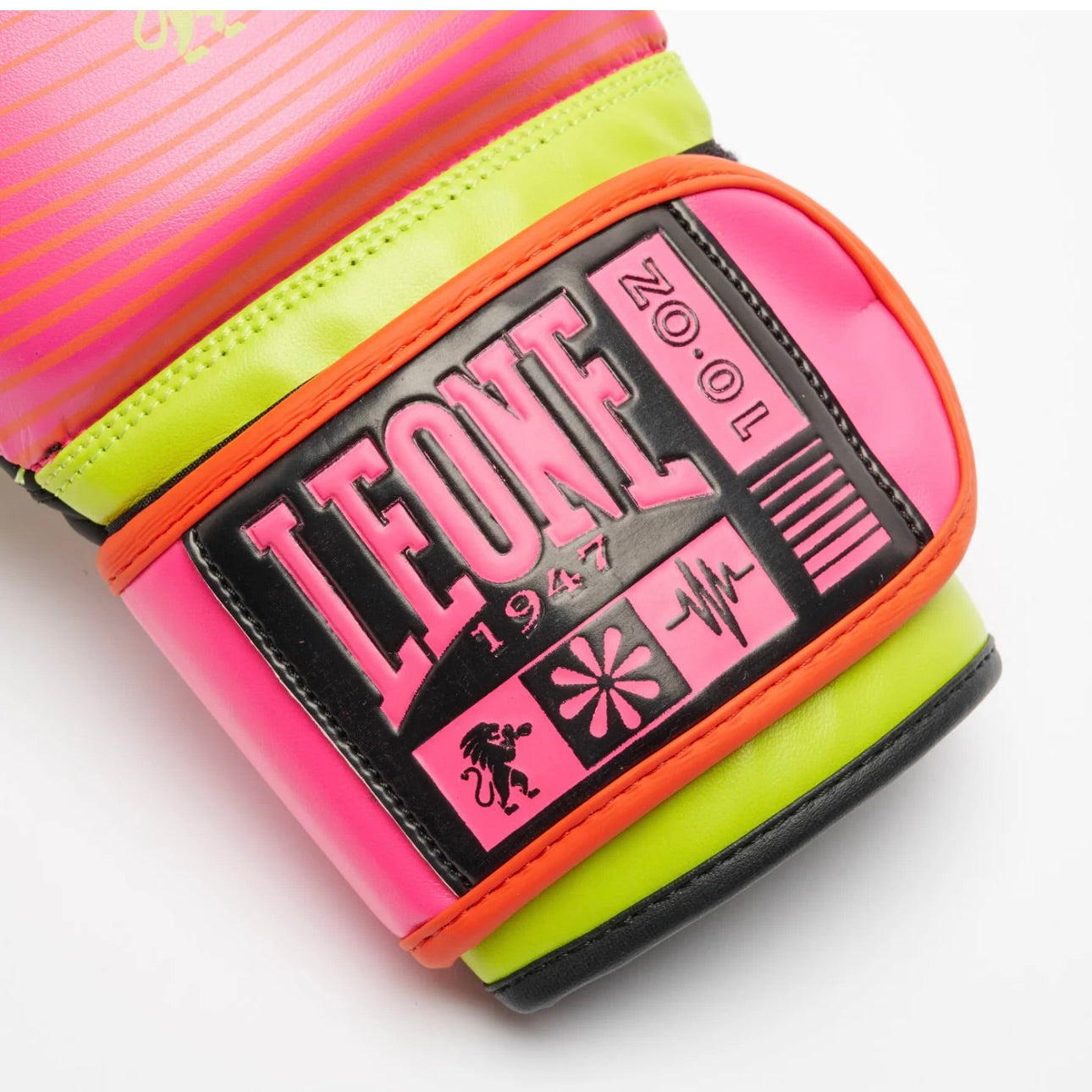 Guantoni Waves Leone1947