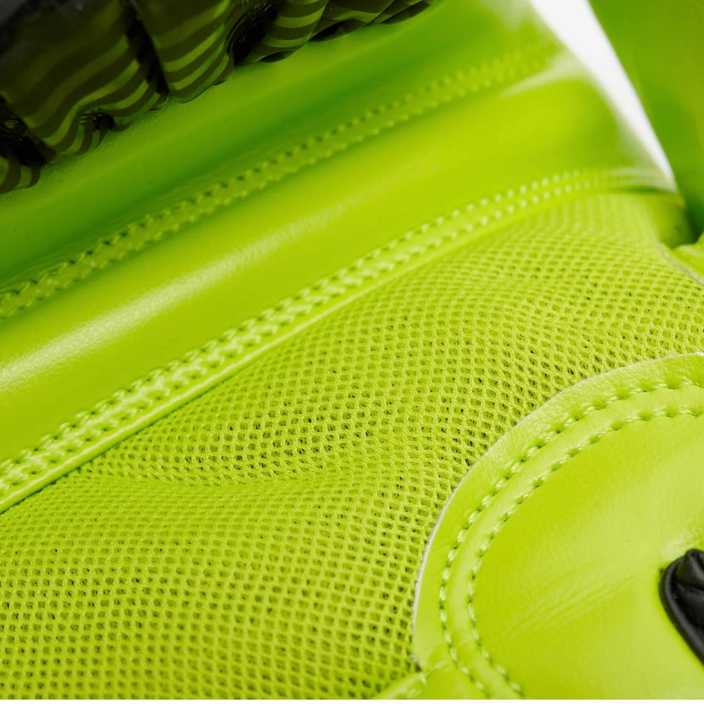 Guantoni Waves Leone1947